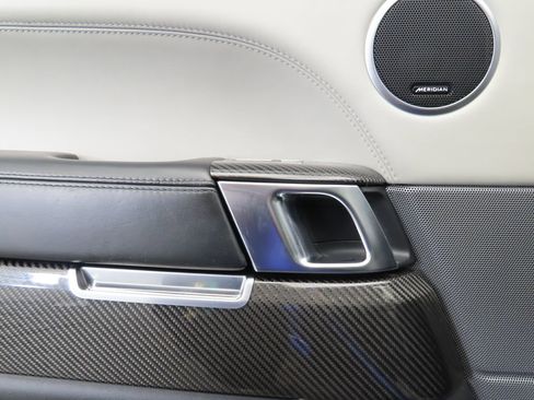 Used 2018 Land Rover Range Rover Sport SVR image 22