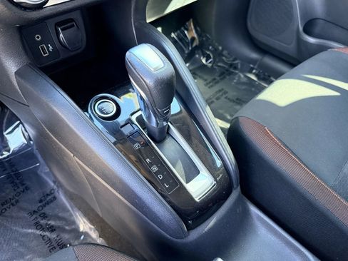 Used 2021 Nissan Versa SR w/ Convenience Package image 16