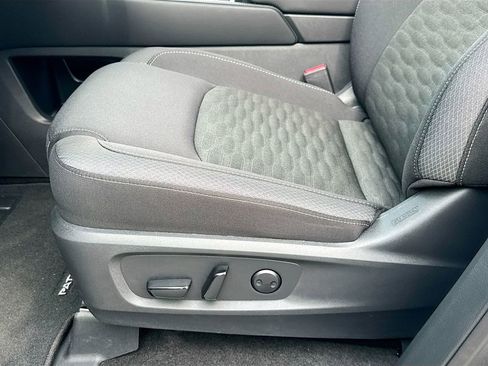 New 2025 Nissan Pathfinder SV w/ SV Premium Package image 19