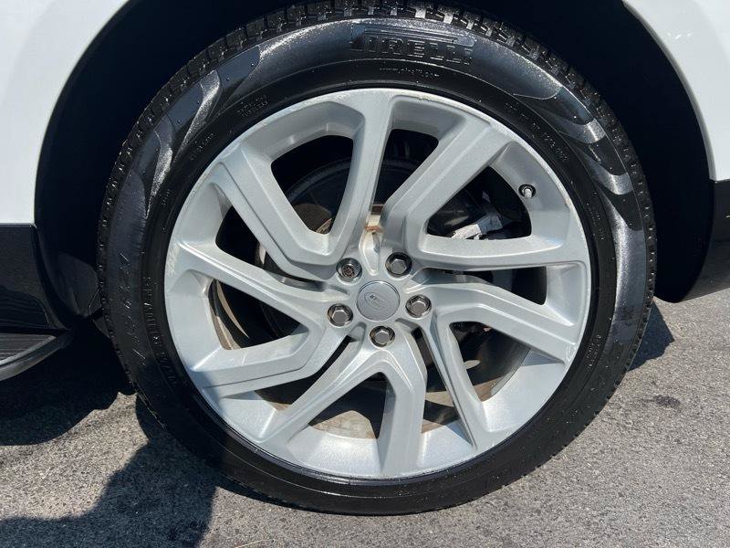 Used 2018 Land Rover Range Rover Sport HSE AWD/4WD image 30