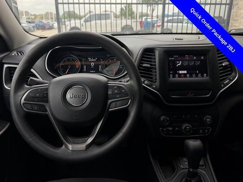 Used 2019 Jeep Cherokee Latitude w/ Popular Appearance Group FWD image 7