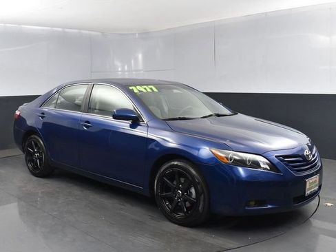 Used 2009 Toyota Camry LE FWD image 1