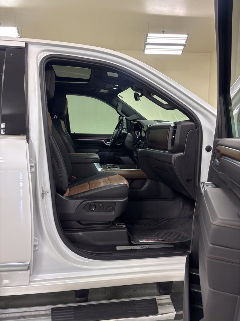 Used 2024 Chevrolet Silverado 2500 High Country w/ High Country Premium Package AWD/4WD image 23
