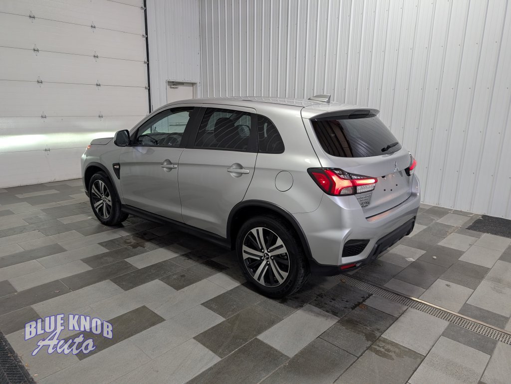 Used 2026 Mitsubishi Outlander Sport ES AWD/4WD image 2