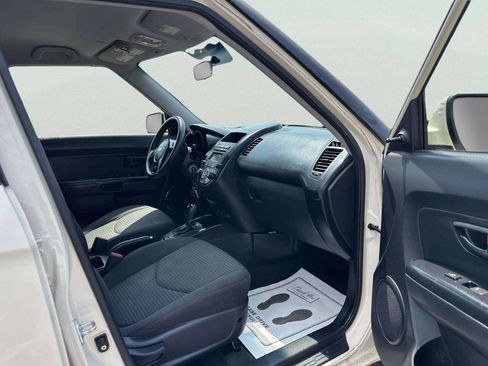 Used 2012 Kia Soul FWD image 19