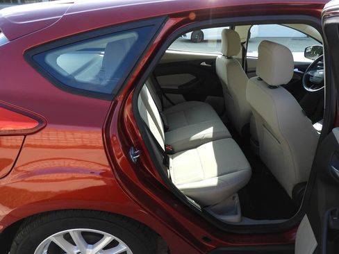 Used 2016 Ford Focus SE FWD image 28