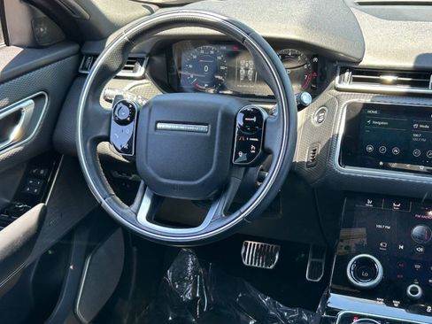 Used 2018 Land Rover Range Rover Velar R-Dynamic SE AWD/4WD image 18