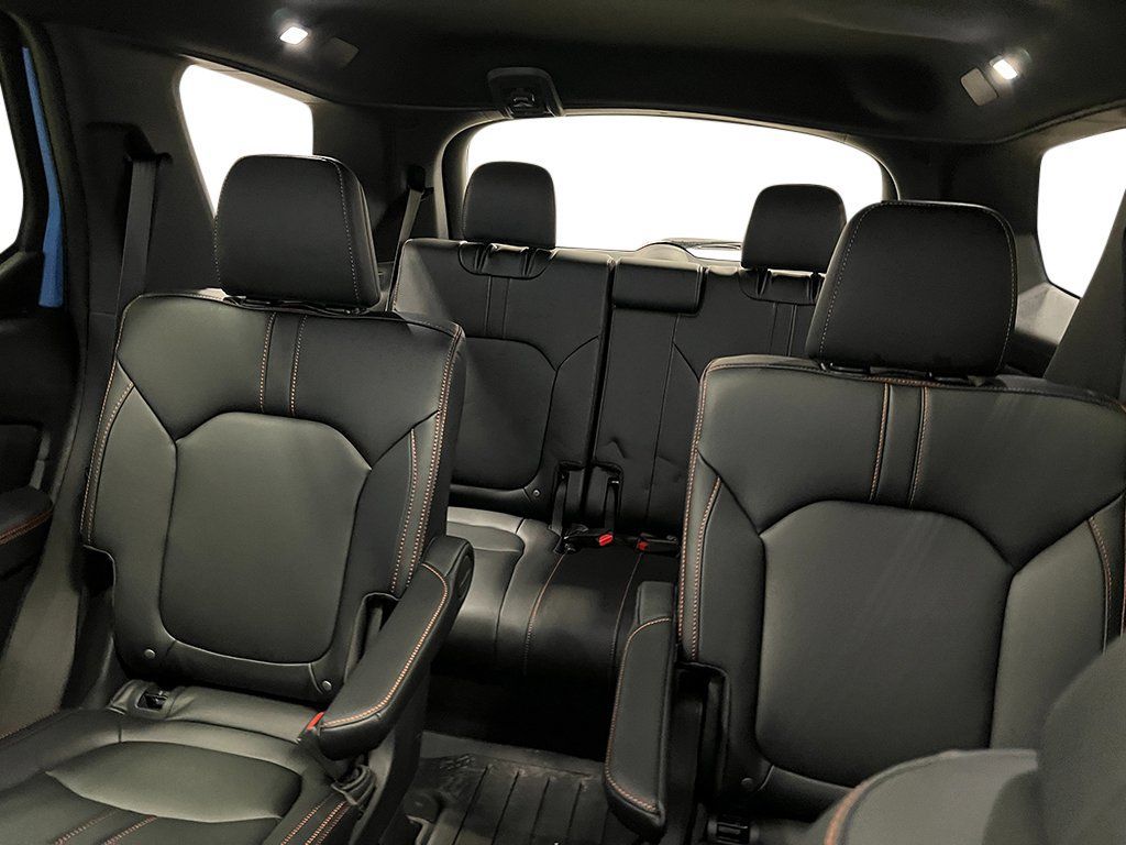 Used 2025 Honda Pilot TrailSport image 29