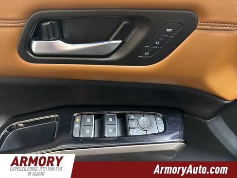 Used 2022 Nissan Pathfinder Platinum w/ Cargo Package image 8