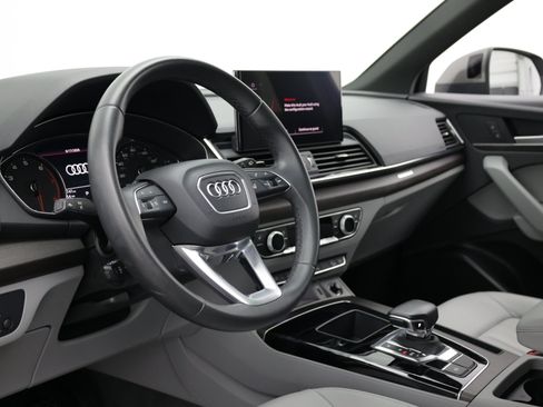 Used 2023 Audi Q5 2.0T Premium w/ Convenience Package AWD/4WD image 14