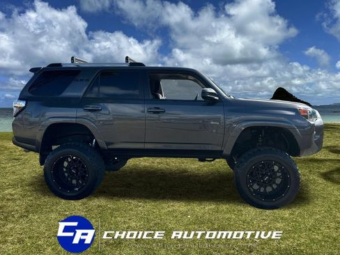 Used 2023 Toyota 4Runner SR5 AWD/4WD image 8