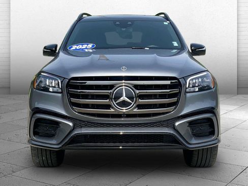 Used 2025 Mercedes-Benz GLS 580 4MATIC image 2