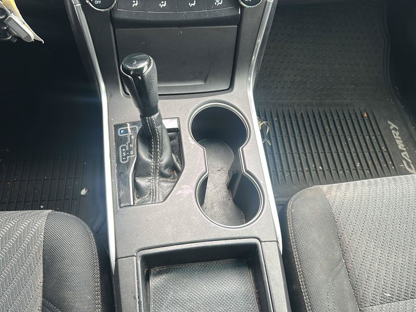 Used 2015 Toyota Camry LE FWD image 14