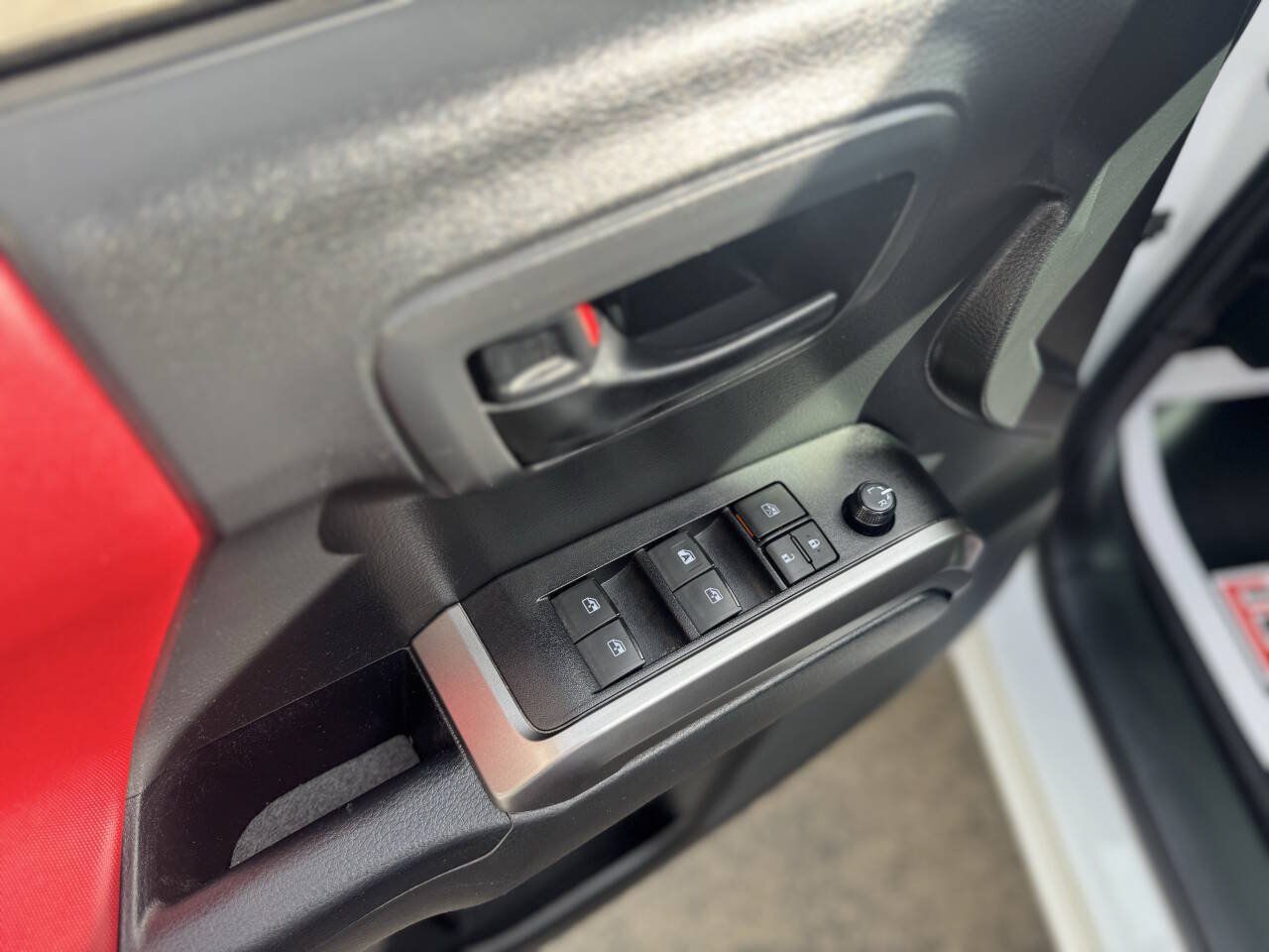 Used 2022 Toyota Tacoma SR5 w/ Technology Package RWD image 15