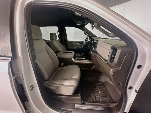Used 2022 Chevrolet Silverado 1500 LT RWD image 28