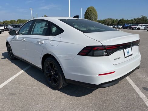 New 2025 Honda Accord SE image 4