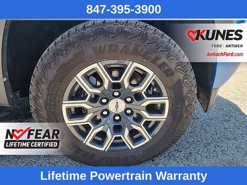 Used 2023 Chevrolet Colorado Z71 w/ Z71 Convenience Package 2 AWD/4WD image 10