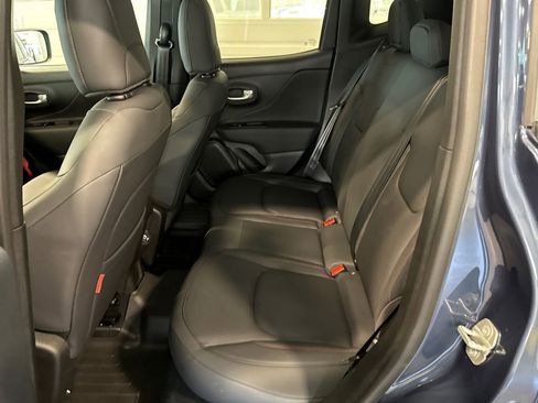 Used 2023 Jeep Renegade Trailhawk w/ Trailhawk Elite Group AWD/4WD image 8