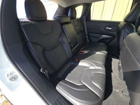 Used 2020 Jeep Cherokee Limited image 10