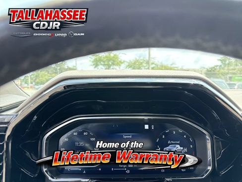 Used 2023 Chevrolet Silverado 1500 LTZ AWD/4WD image 20