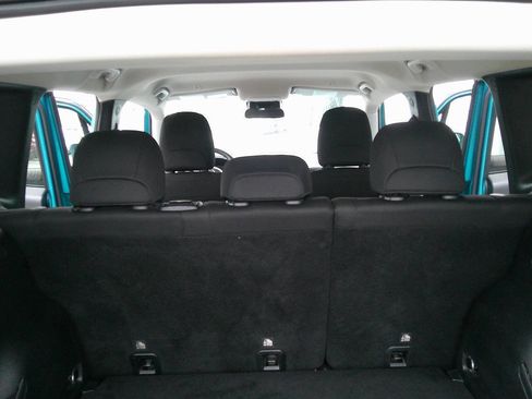 Used 2019 Jeep Renegade Latitude FWD image 9