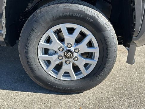 New 2025 Toyota Tacoma SR5 image 12
