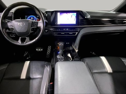 Used 2025 Toyota Camry SE FWD image 16