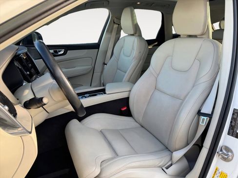 Used 2023 Volvo XC60 T8 Ultimate w/ Climate Package image 7