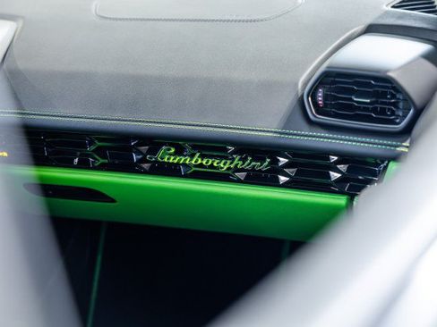 Used 2022 Lamborghini Huracan EVO RWD image 47
