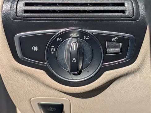 Used 2019 Mercedes-Benz GLC 300 image 12