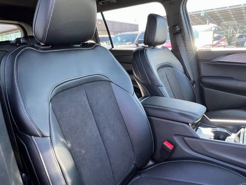 New 2025 Jeep Grand Cherokee L Altitude image 13