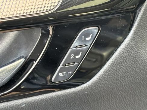 Used 2025 Honda CR-V EX-L image 9
