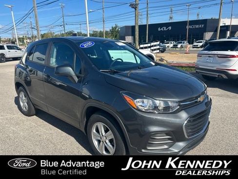 Used 2020 Chevrolet Trax LS w/ Tint and Cruise Package FWD image 4