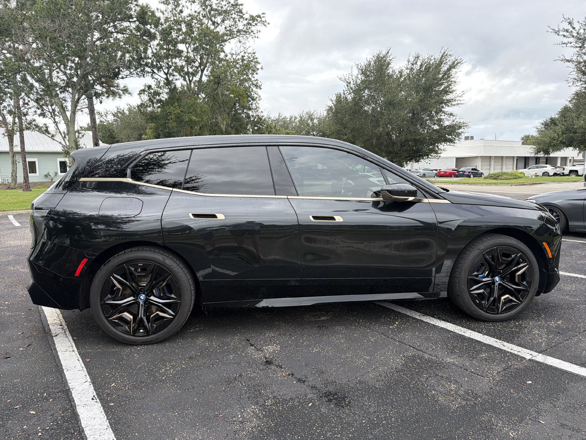 Certified 2023 BMW iX M60 w/ Executive Package AWD/4WD image 20