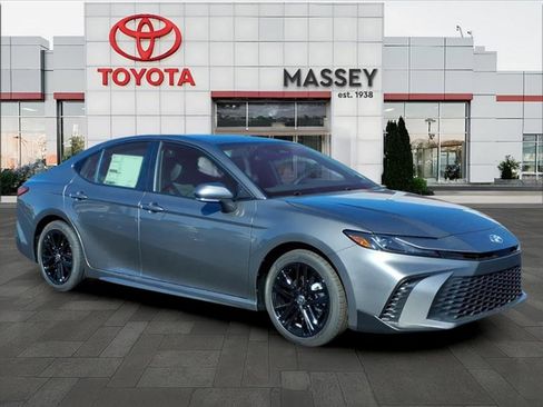 New 2026 Toyota Camry SE image 1