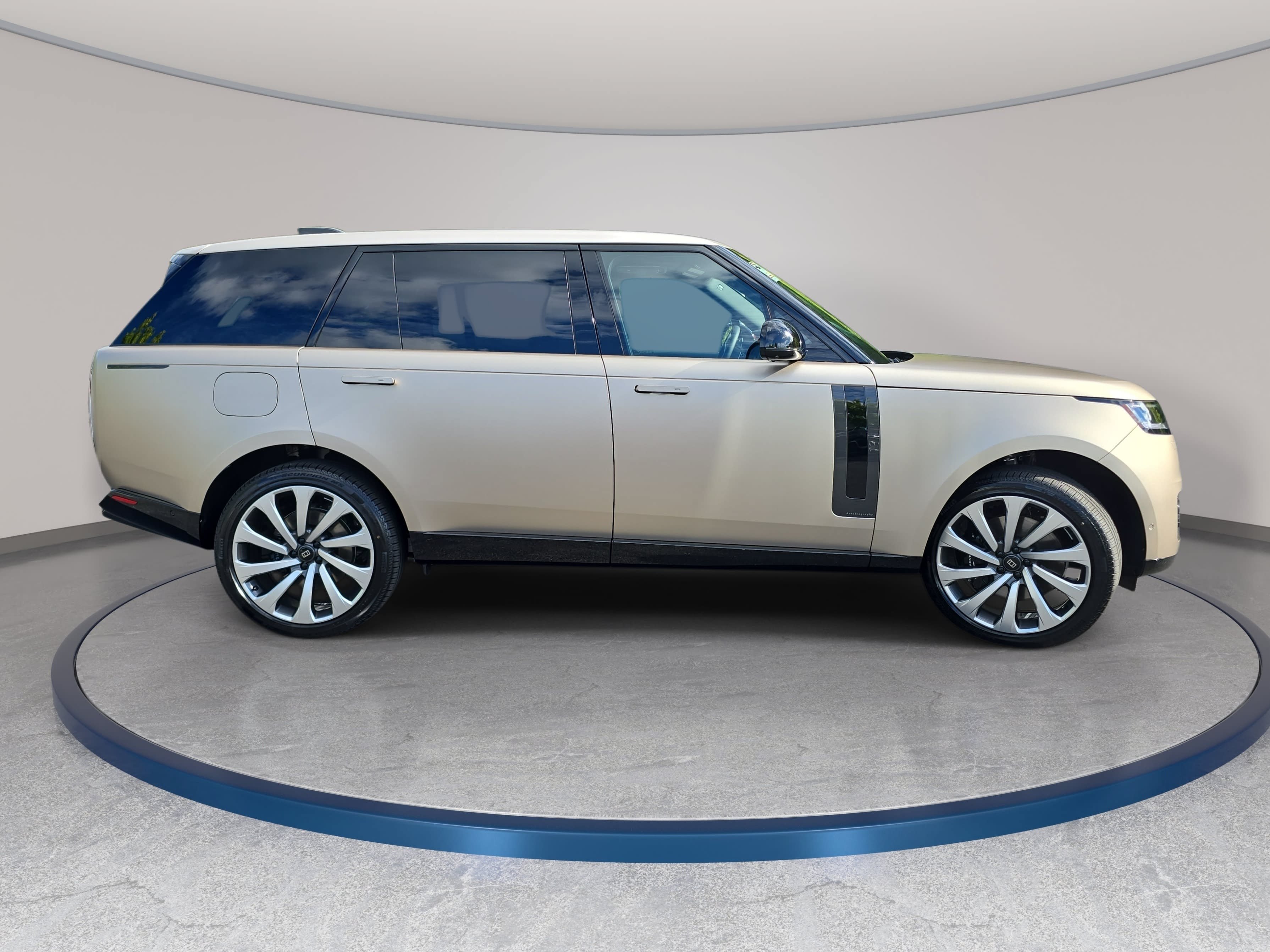 New 2027 Land Rover Range Rover Long Wheelbase Autobiography AWD/4WD image 4