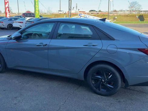 Used 2022 Hyundai Elantra SEL image 5