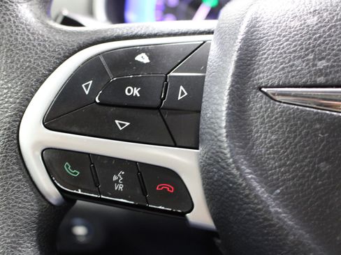 Used 2015 Chrysler 200 Limited FWD image 11