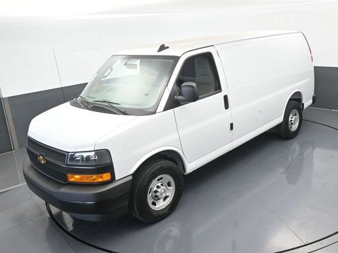 New 2025 Chevrolet Express 2500 Work Van w/ Driver Convenience Package image 37