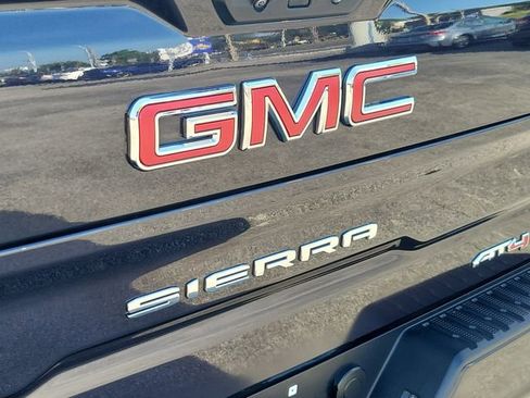 Used 2023 GMC Sierra 1500 AT4 w/ AT4 Premium Package AWD/4WD image 7