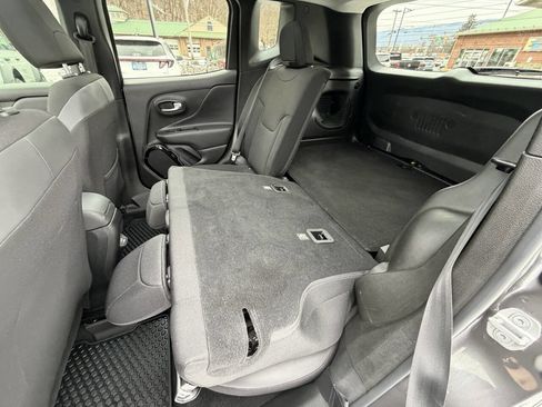 Used 2018 Jeep Renegade Altitude image 30