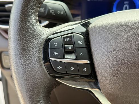 Used 2023 Ford Explorer King Ranch w/ Technology Package RWD image 17