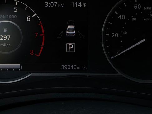 Used 2025 Nissan Versa SV FWD image 34