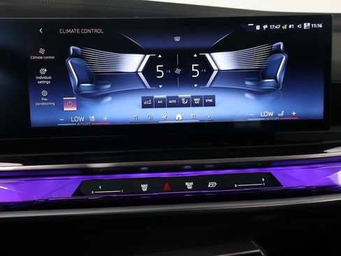 Used 2025 BMW 740i xDrive image 50