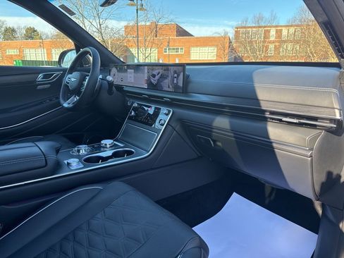 Used 2025 Genesis GV80 3.5T image 32