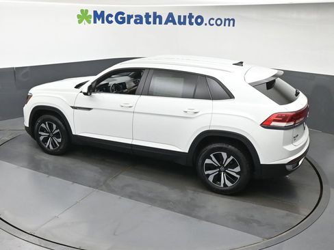 Used 2024 Volkswagen Atlas Cross Sport SE image 19