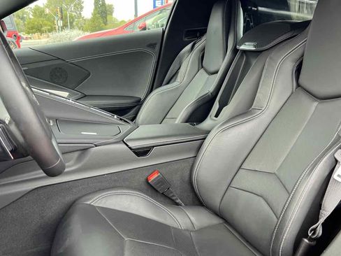 Used 2021 Chevrolet Corvette 1LT w/ Z51 Performance Package image 9