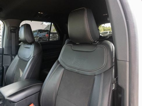 Used 2023 Ford Explorer ST RWD image 19