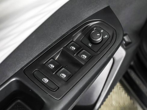 Used 2024 Volkswagen Taos S AWD/4WD image 34