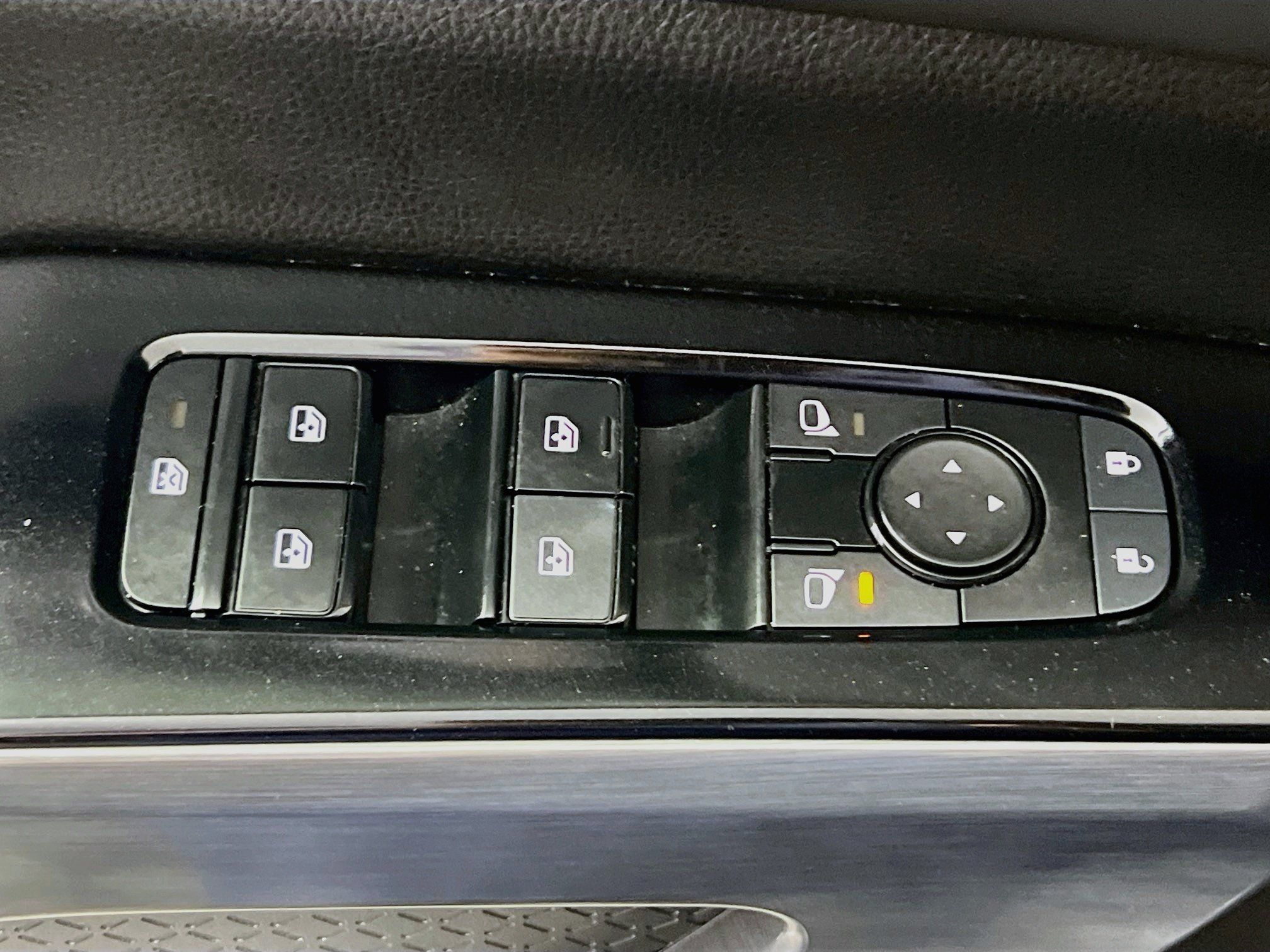 Used 2023 Nissan Pathfinder SL w/ SL Premium Package FWD image 16
